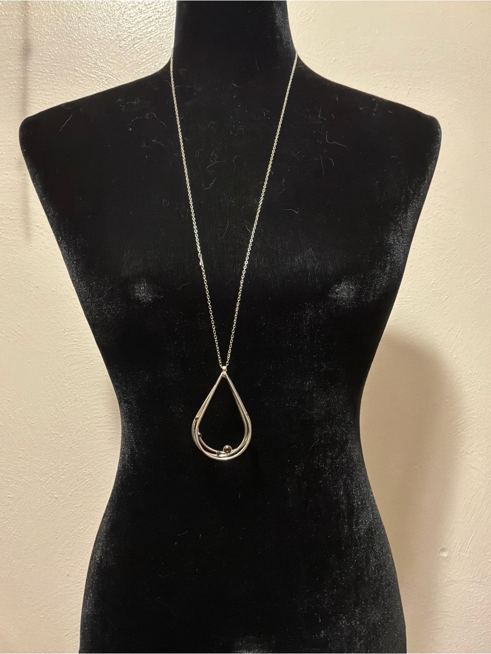 Elegant Teardrop Pendant Necklace - Long Chain